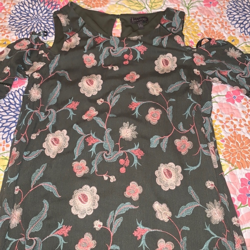 NWOT LUXOLOGY SIZE 8 FORAL DRESS